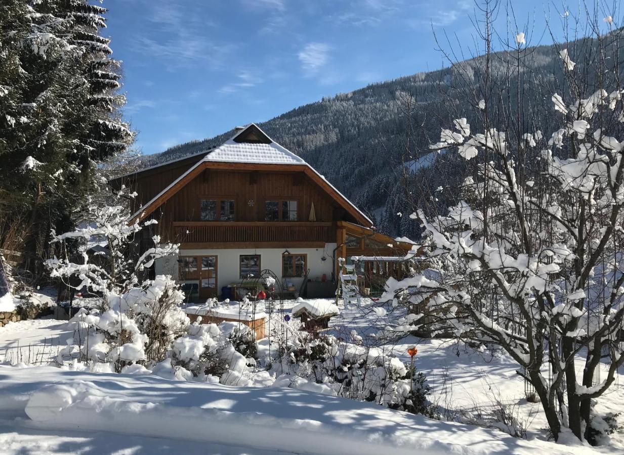 Haus Lindenkreuz Apartamento Bad Kleinkirchheim Exterior foto