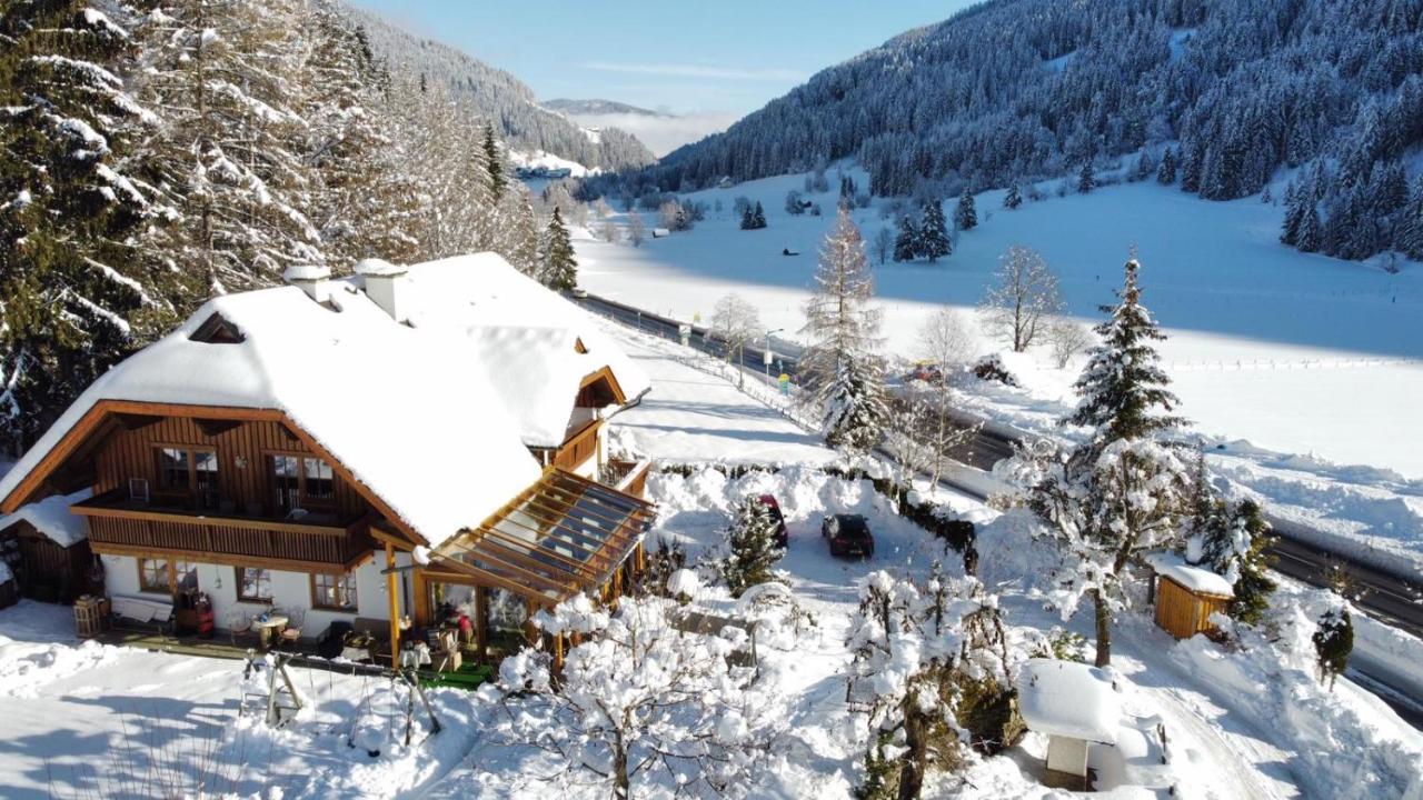 Haus Lindenkreuz Apartamento Bad Kleinkirchheim Exterior foto